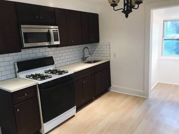 3 Bedroom Apartment on 2nd Floor of Private Home H/HW/Gas- Storage - Laundry / Mamaroneck