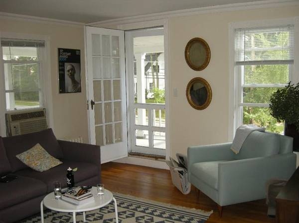 Renovated 2 Bedroom Apartment on 2nd Fl of Private Home - Located in Pleasantville