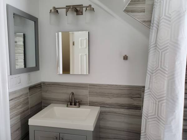 Photo 4 of this property