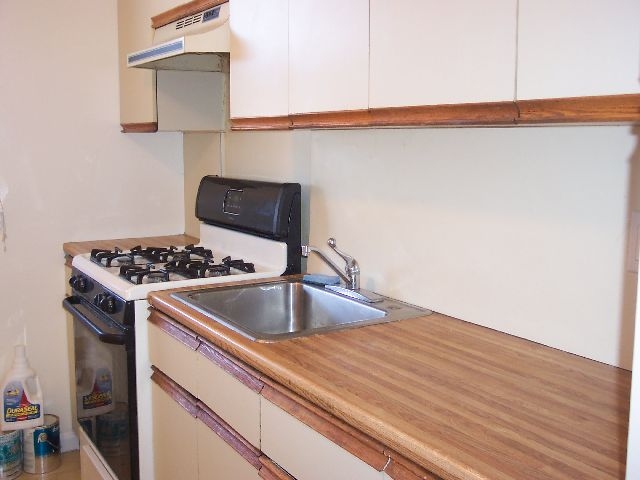 2 Bedroom 4th Floor Co-op - H/HW - Laundry / New Rochelle