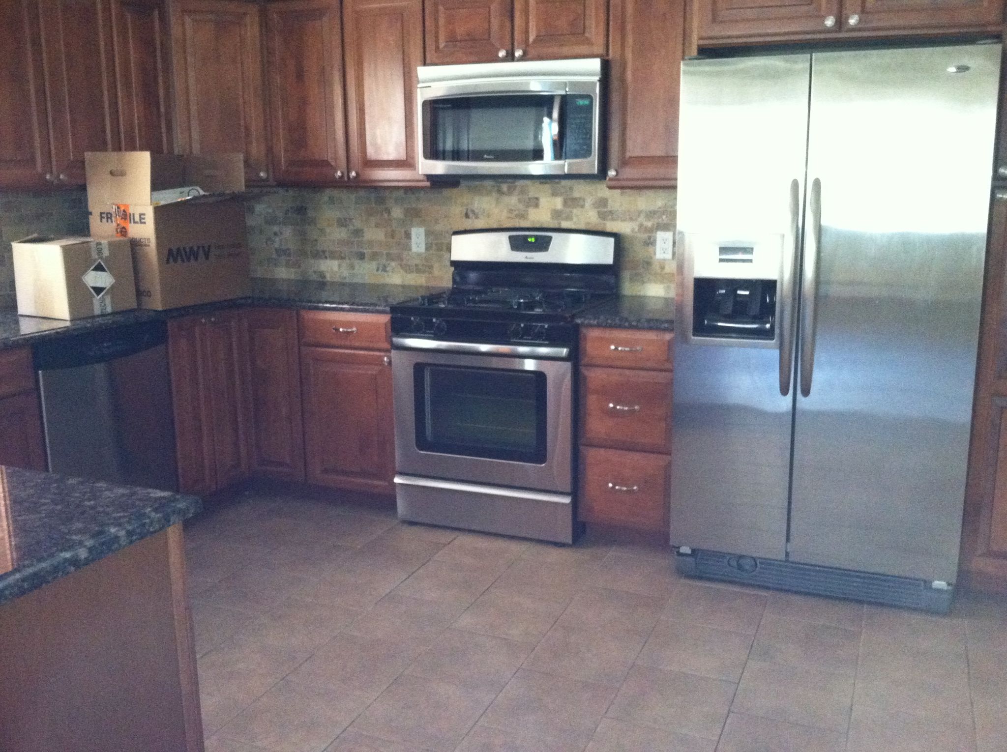 2 Bedroom Apt on 1st Fl of Private Home- Parking, Laundry - Located in Harrison