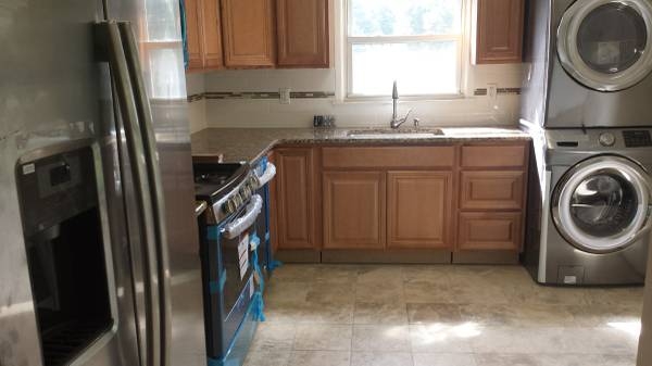 3 Bed, 1 Bath Apartment On 2nd Fl of Private Home - Parking, Laundry, Shared Yard/Patio- Mamaroneck