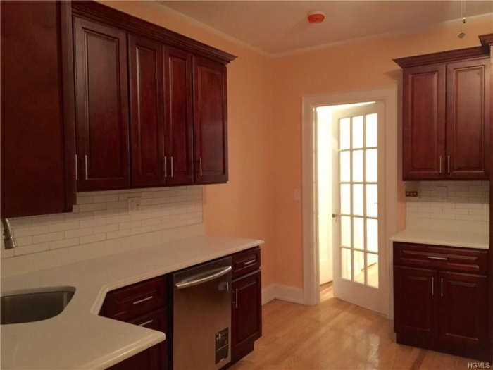 3 Bedroom Apartment on 2nd Fl of Private Home - H/HW, Laundry - Located in New Rochelle