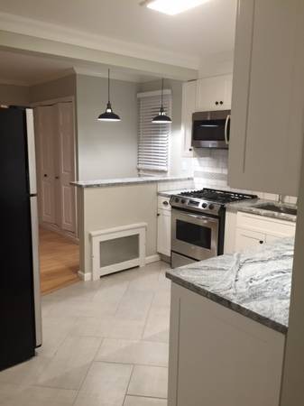 2 Bedroom Apartmen on 2nd Fl of Private Home - H/HW, Laundry - Located in Yonkers