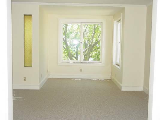 Spacious 2 Bedroom Apartment - Hot Water, Parking - Located in Port Chester.