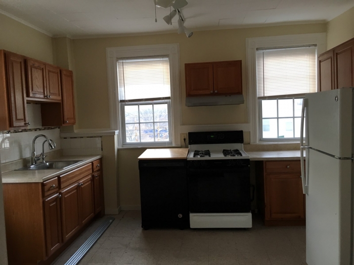 2 Bedroom Apartment in Private Home - H/HW - Laundry - Located in Mount Vernon